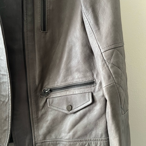 Vince NWT Gray Leather Biker Jacket with Quilted Sleeve Detail - size M - Picture 8 of 16